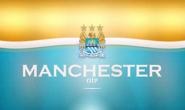 欧冠赛场秩序受挑战，法兰克福球迷区投掷杂物与焰火事件引发安全担忧