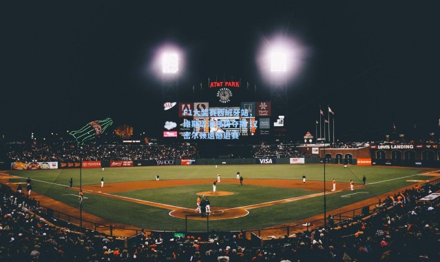 F1大奖赛西班牙站，维斯塔潘强势夺冠 汉密尔顿遗憾退赛