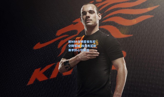 前NBA全明星安东尼空降蓉城 四川男篮新赛季野心引关注